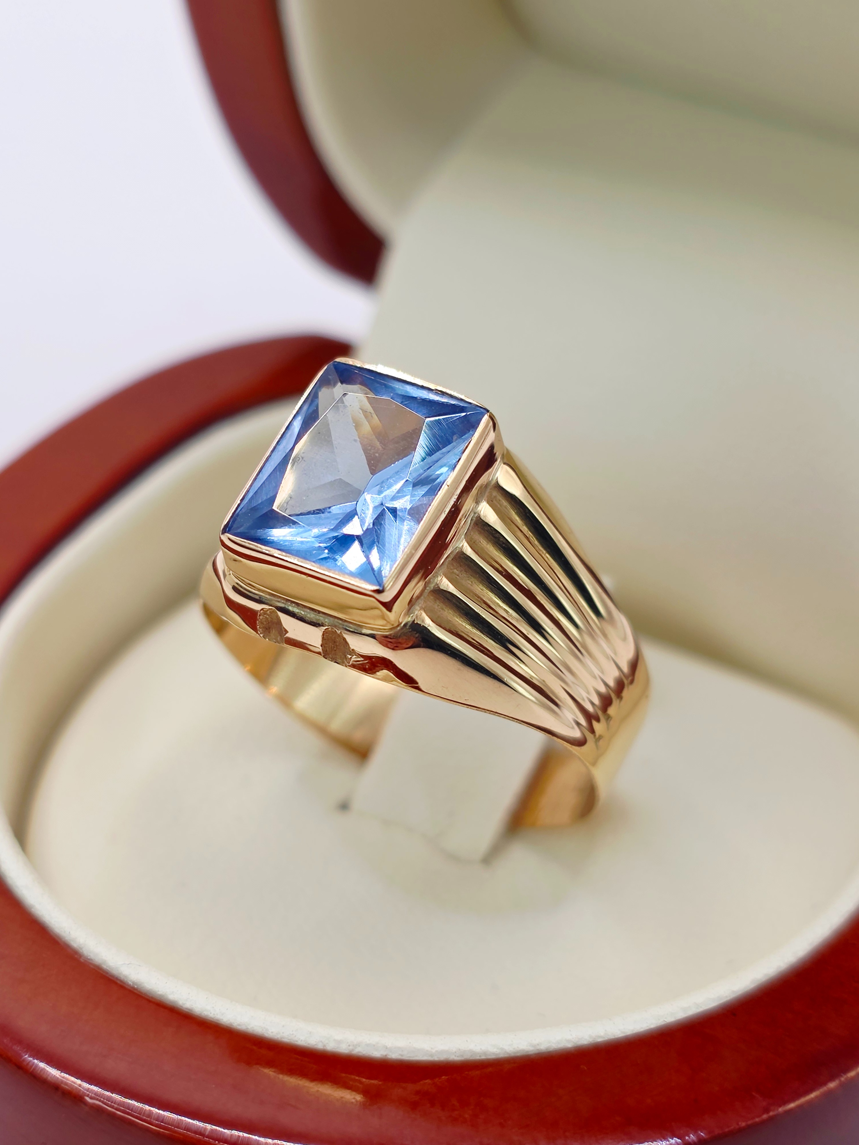 Anillo sello aguamarina 4 grs Oro 18k 5