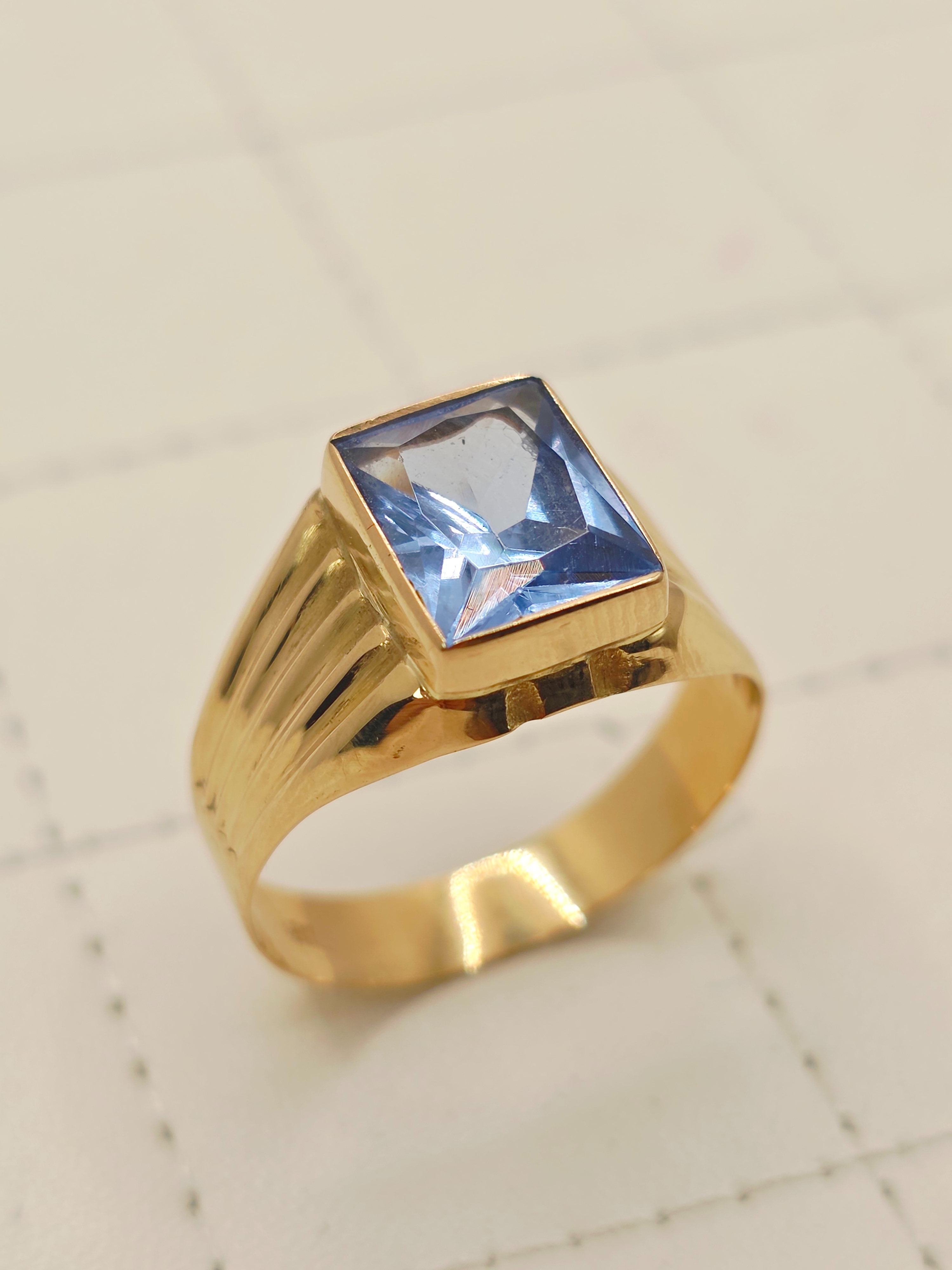 Anillo sello aguamarina 4 grs Oro 18k 7