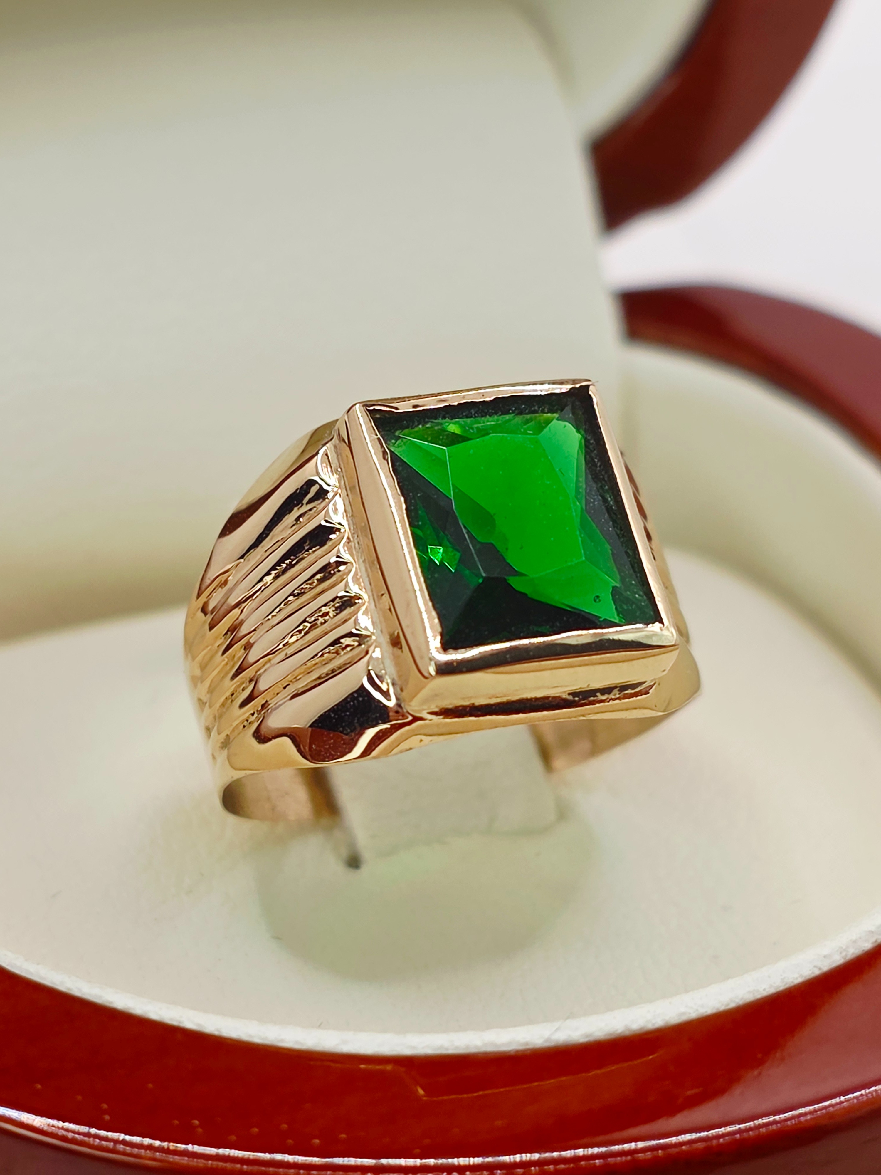 Anillo sello esmeralda 4 grs Oro 18k 2