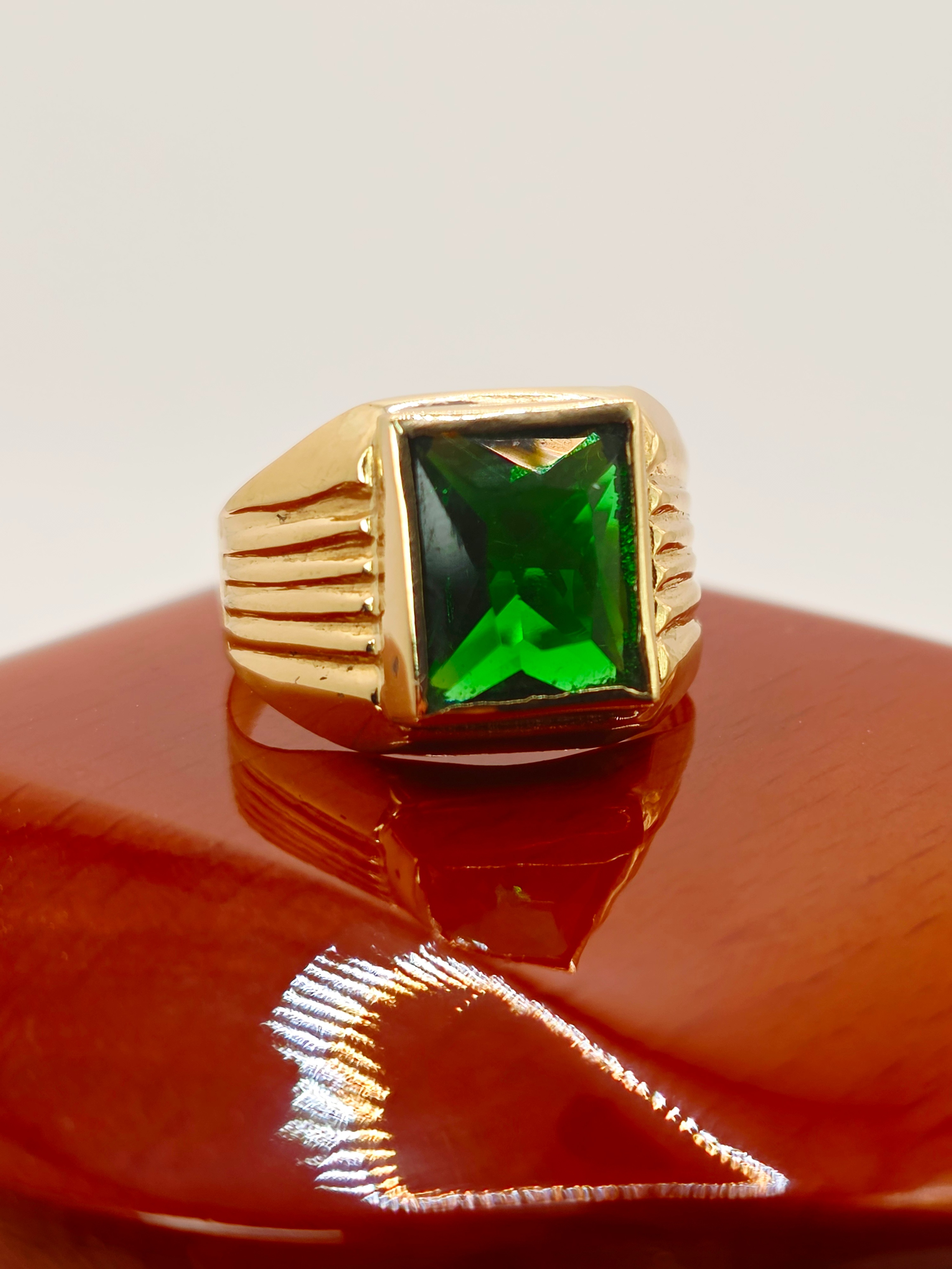 Anillo sello esmeralda 4 grs Oro 18k 4