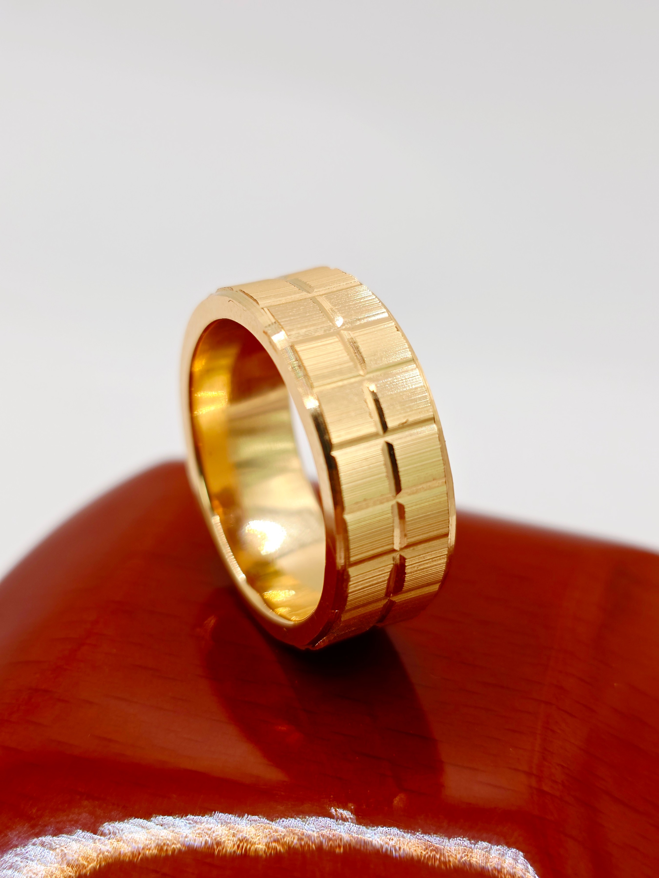 Anillo cruces 8 mm 18 grs Oro 18k 1