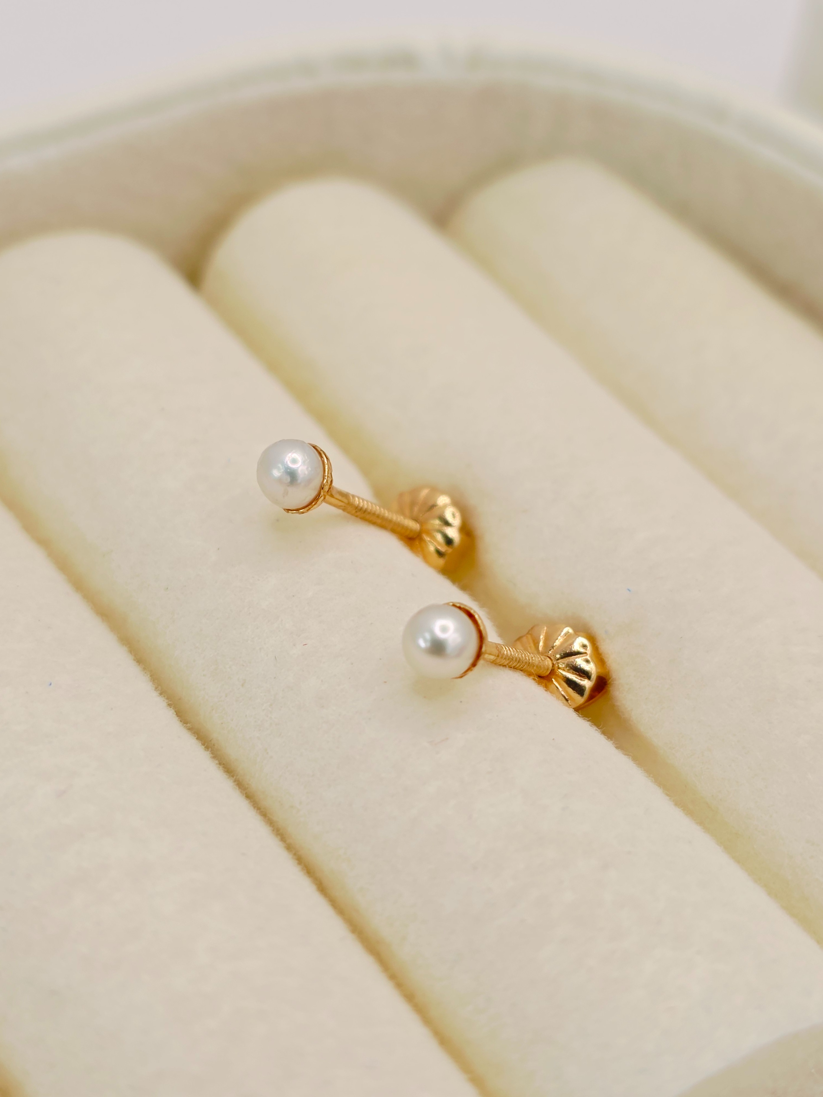 Aros perla cultivada 3 mm 0.8 grs Oro 18k 1