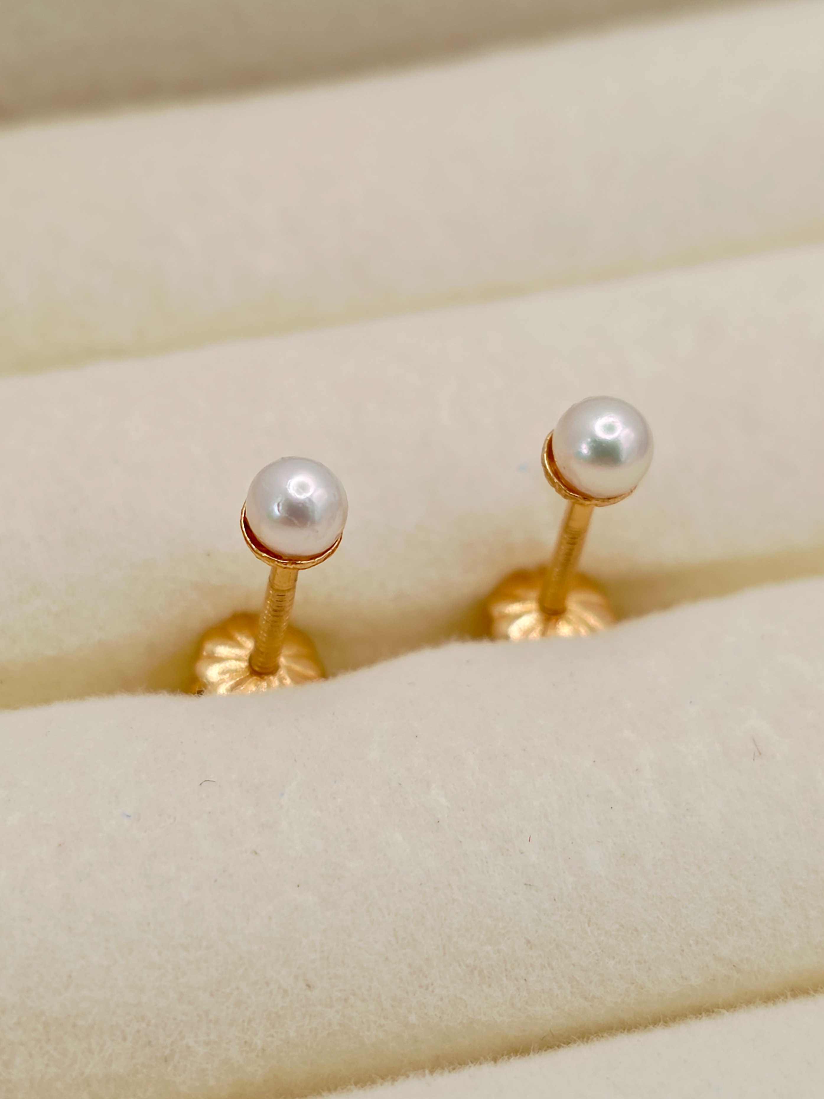 Aros perla cultivada 3 mm 0.8 grs Oro 18k 2