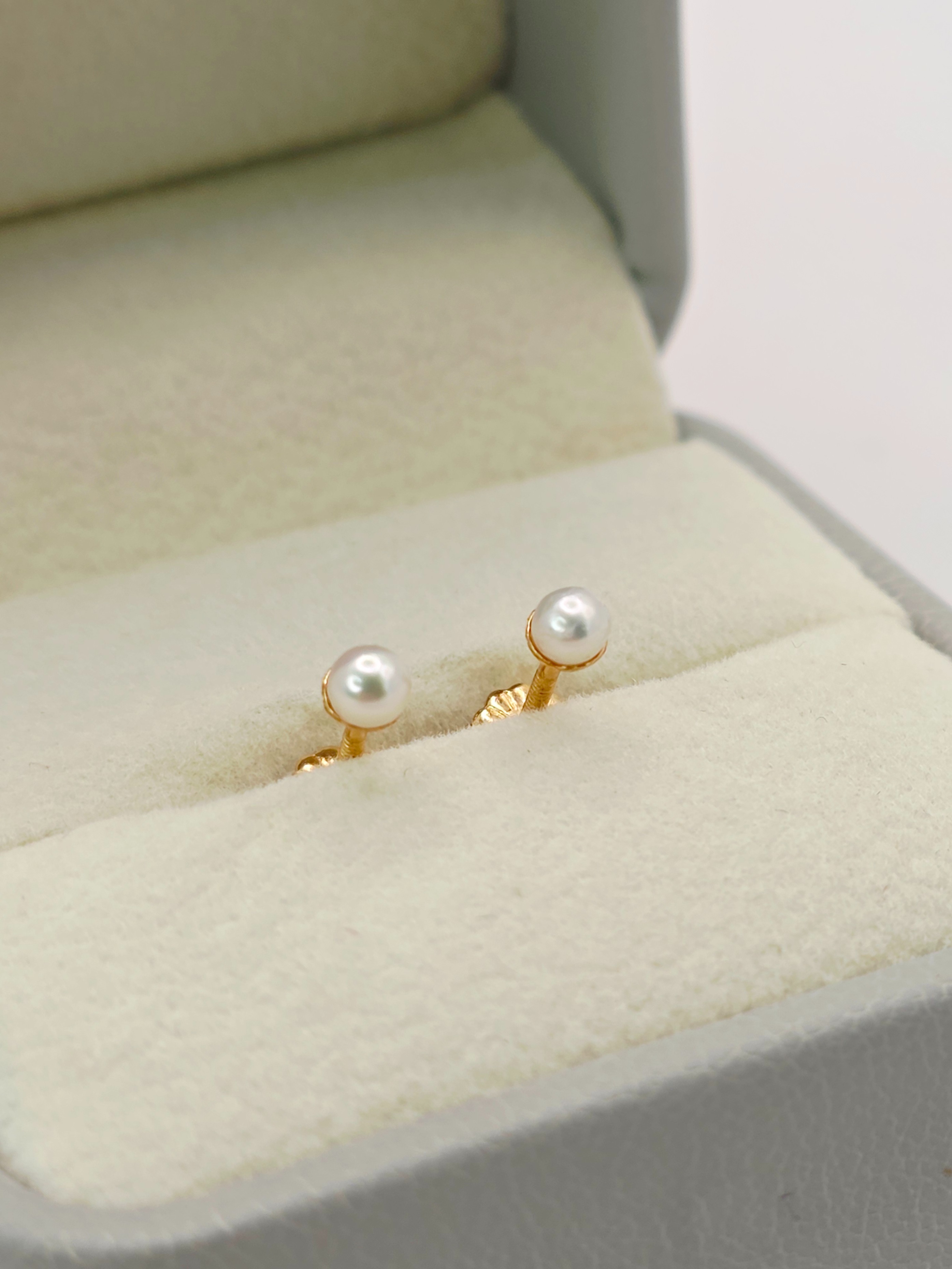 Aros perla cultivada 3 mm 0.8 grs Oro 18k 7