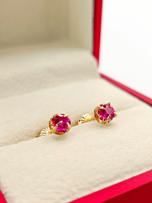 Aros chatón redondo rubí 5 mm 1.1 grs Oro 18k