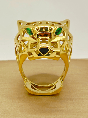 Anillo jaguar esmeraldas y onix 28 grs Oro 18k