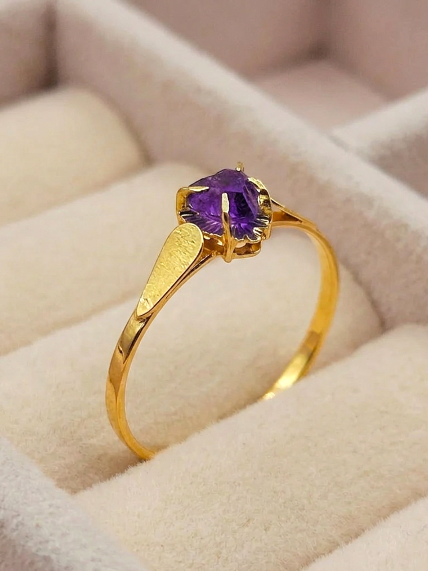 Anillo chatón corazón amatista 1.1 grs Oro 18k 3