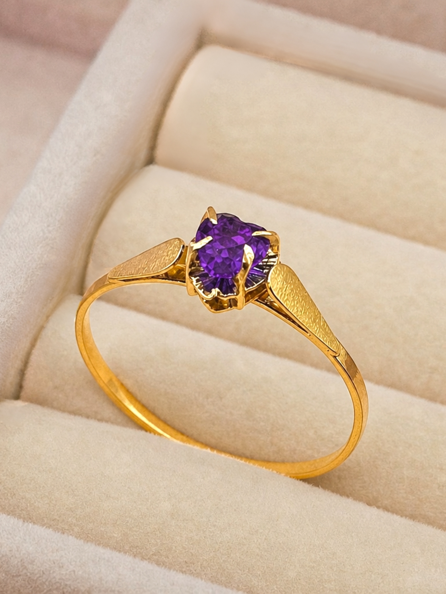 Anillo chatón corazón amatista 1.1 grs Oro 18k 1
