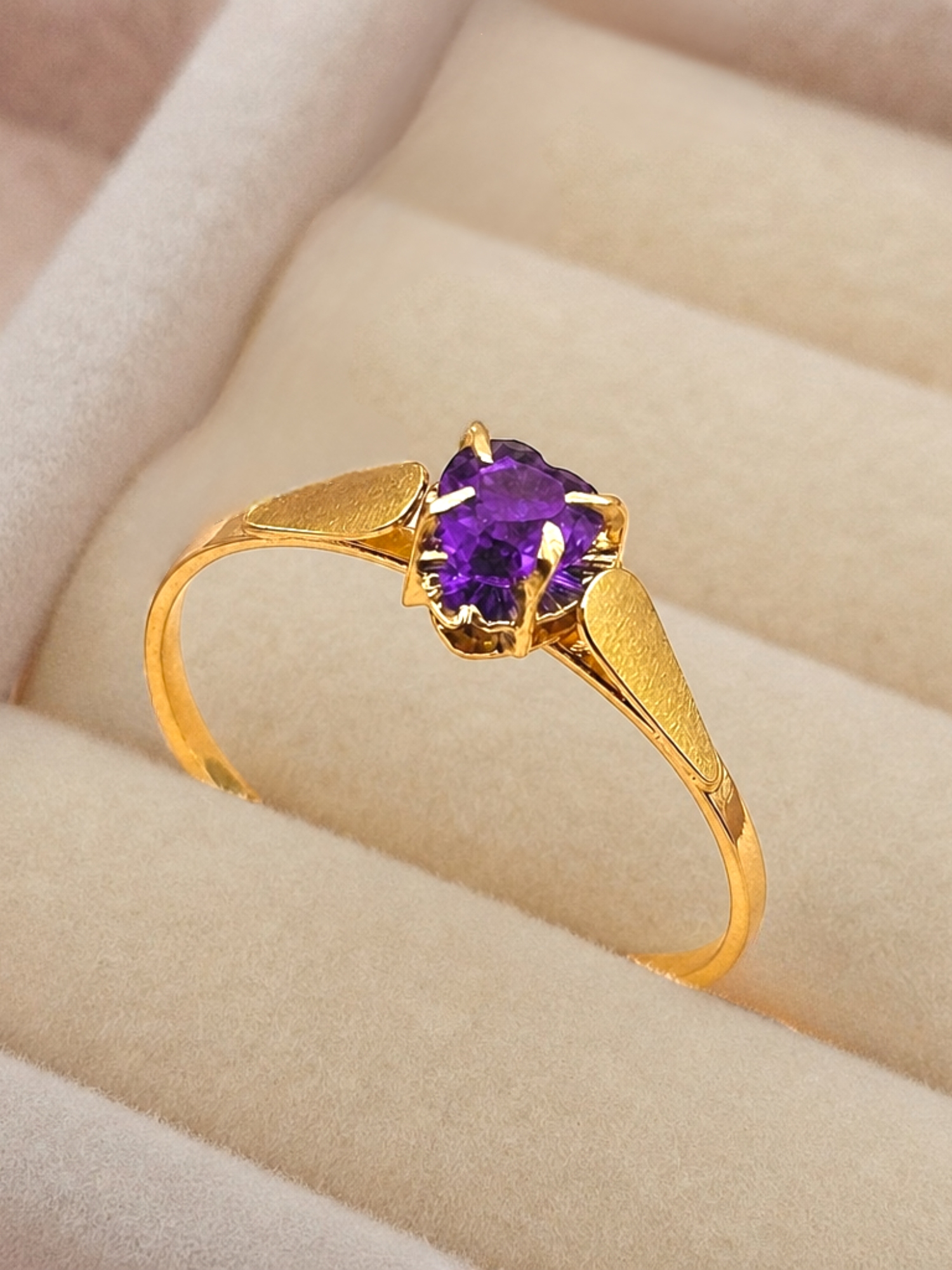 Anillo chatón corazón amatista 1.1 grs Oro 18k 5