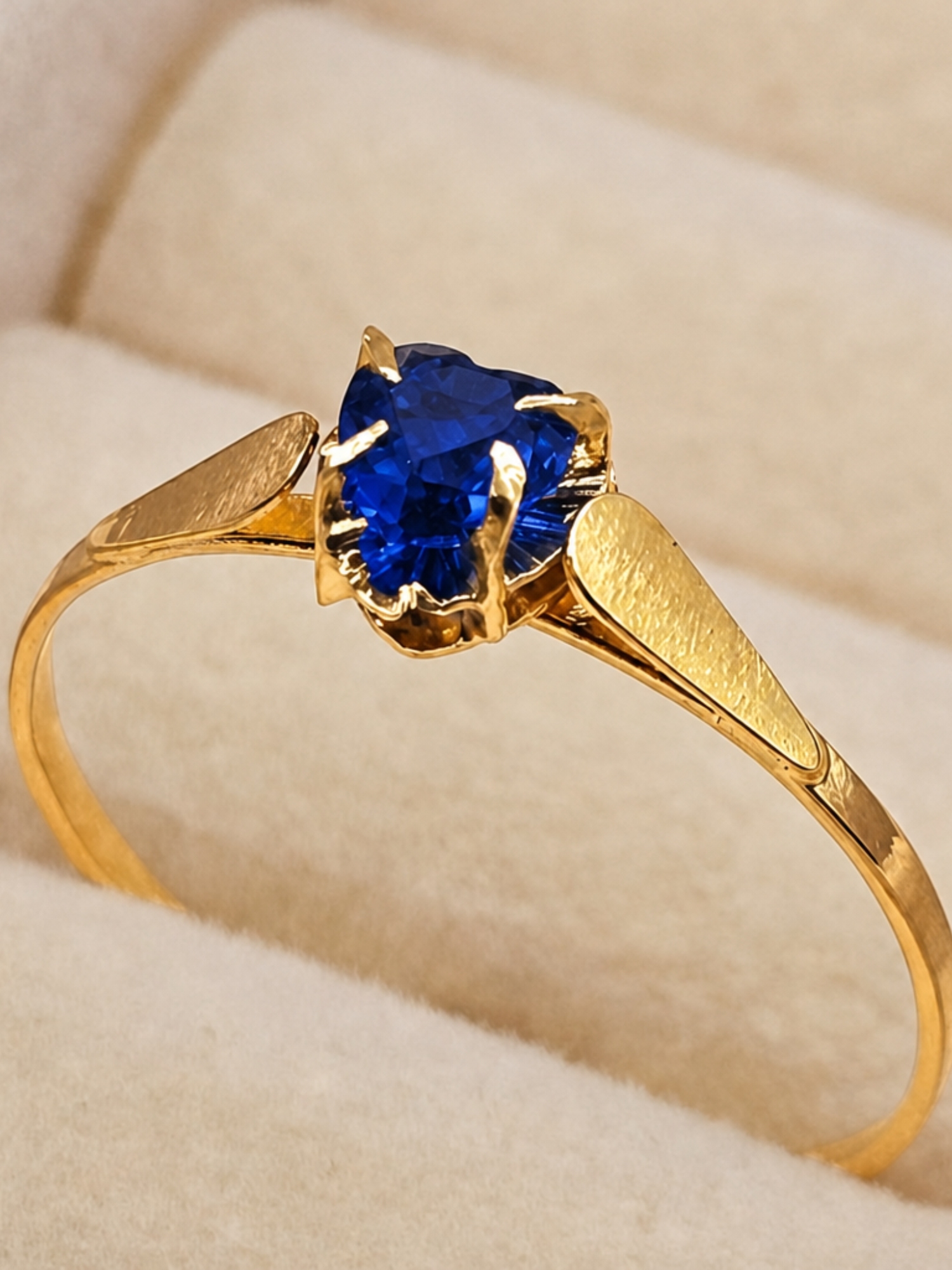 Anillo chatón corazón zafiro 1.1 grs Oro 18k 4