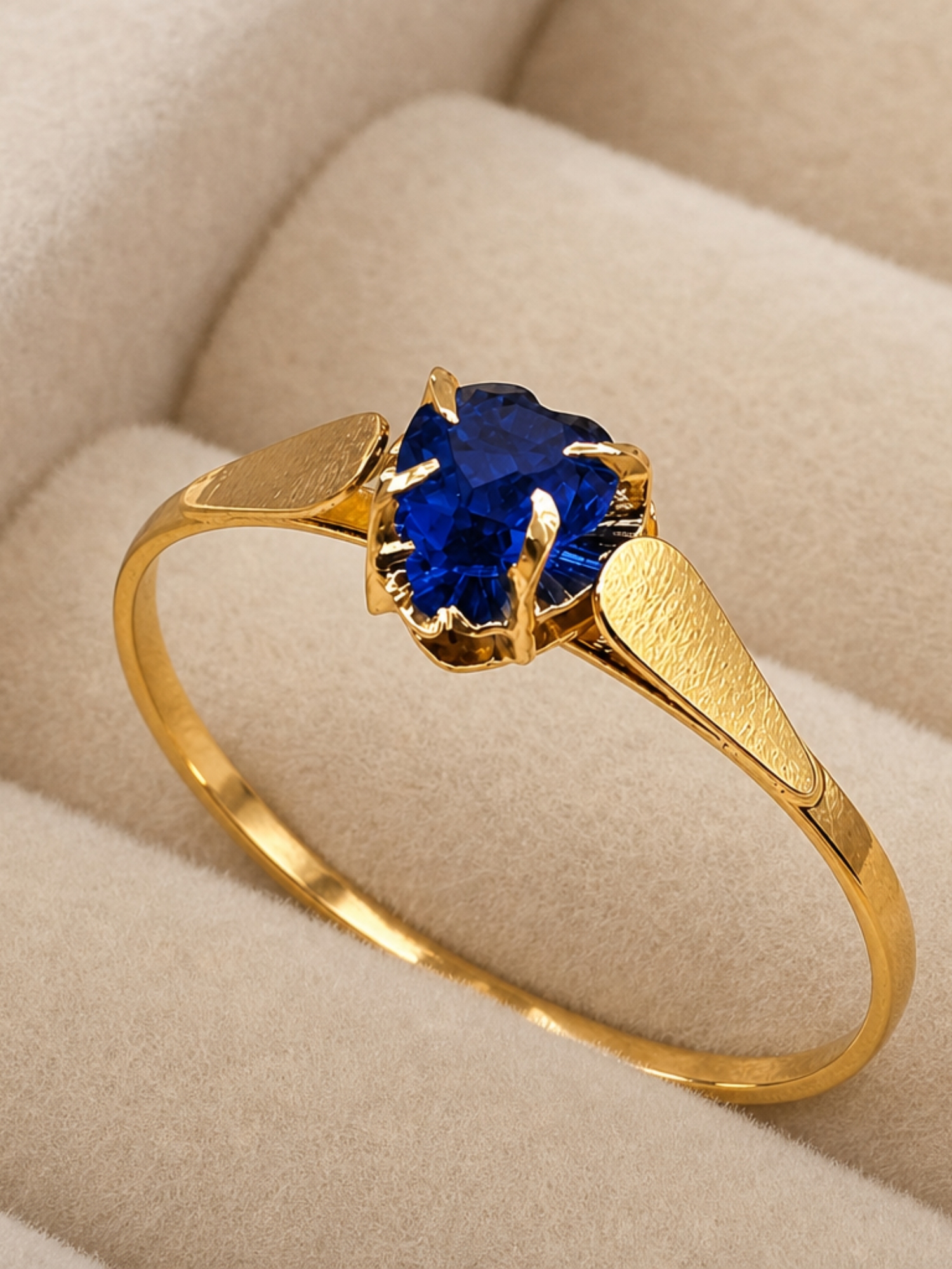 Anillo chatón corazón zafiro 1.1 grs Oro 18k 2