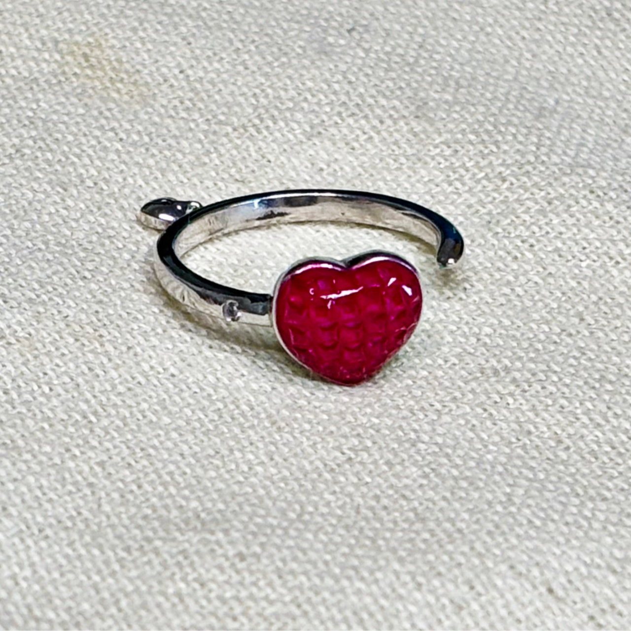 Anillo Corazón Rojo Mom Glow