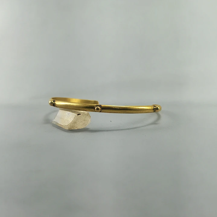 Pulsera de Bronce Artesanal con Esferas | Hecha a Mano en Valparaíso 3