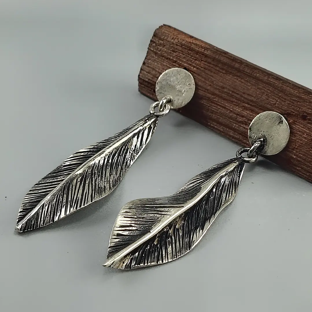 Aros Largos de Plata 950 con Diseño de Hojas | Hechos a Mano en Valparaíso 2