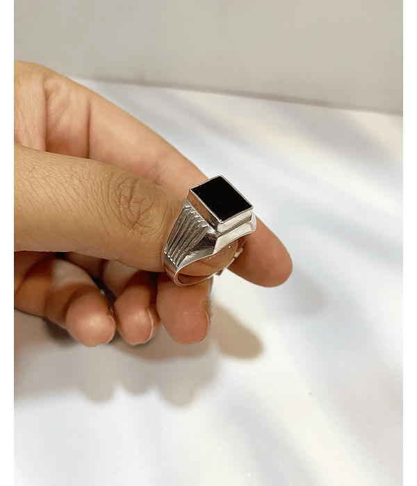 Anillo cuadrado piedra Onix
