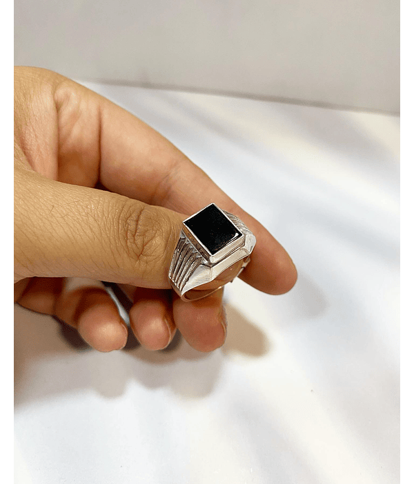 Anillo cuadrado piedra Onix