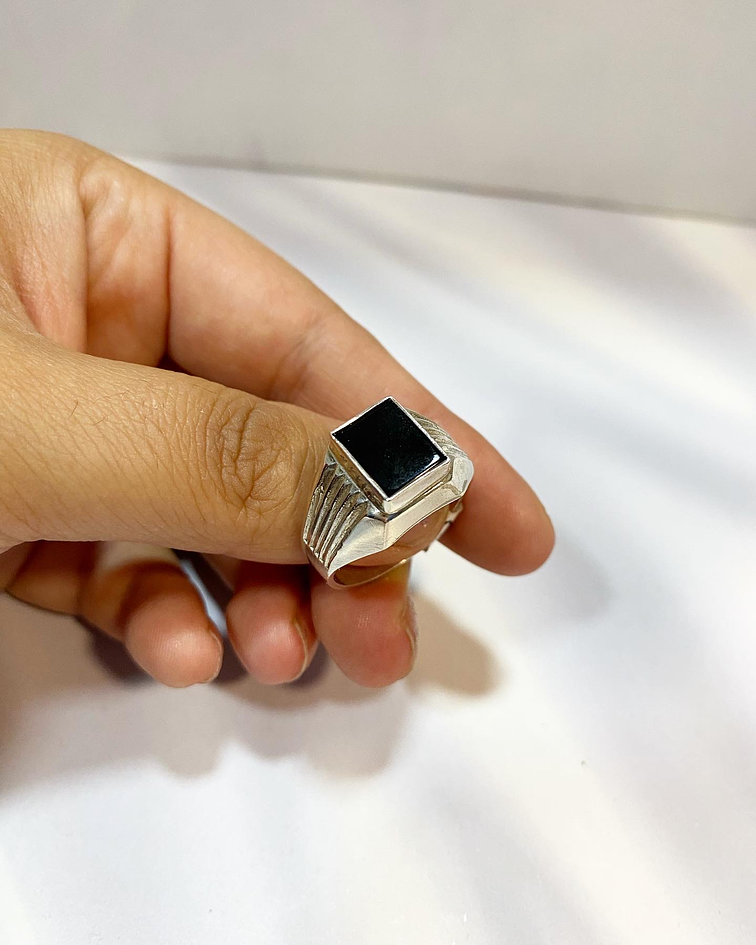 Anillo cuadrado piedra Onix