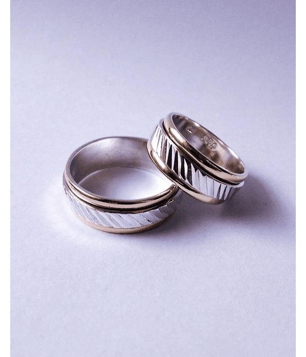 Argollas mil rayas 💎 8 mm