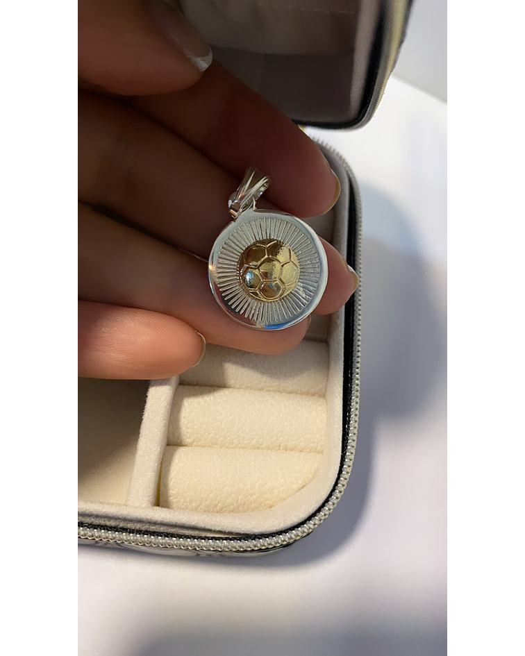 Medalla de fútbol con lamina de oro