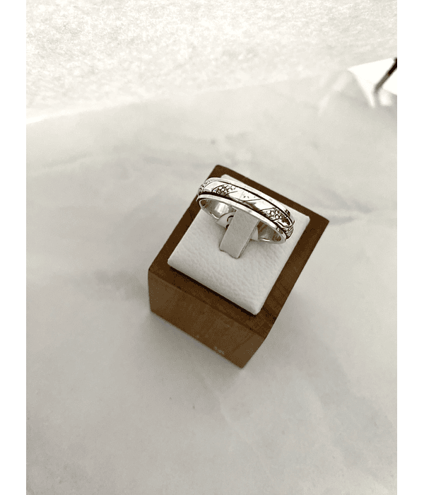 Anillo antiestrés modelo de hombre ✨ líneas