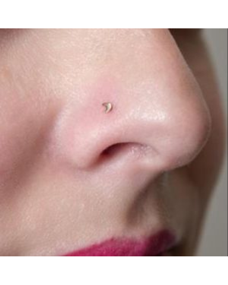 Piercing de nariz modelo lunita 🌙 18k 