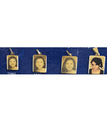 Colgante cuadrado oro 18k con fotograbado 💎