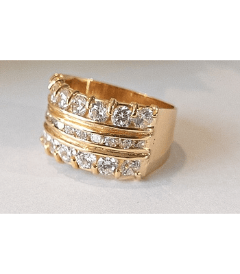 Anillo Clásico con Piedras