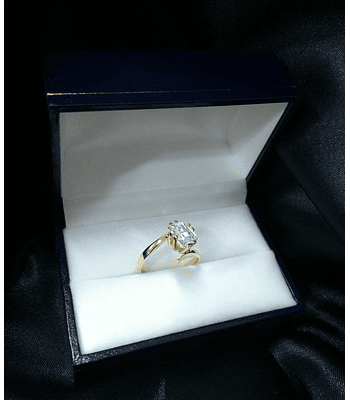 Anillo circón cuadrado