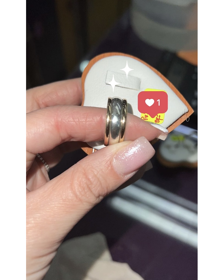 Argollas plata en medio 🌷