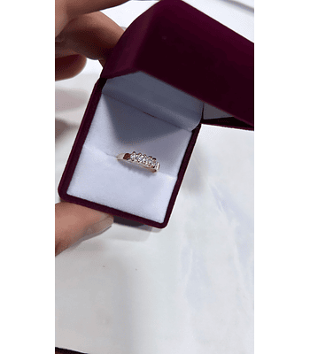 Anillo modelo cinco circones 🌟