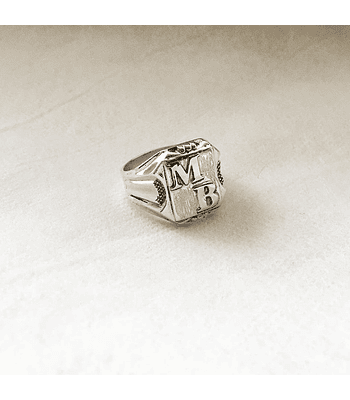 Anillo sello con dos letras 