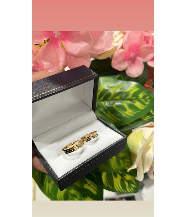 Argollas modelo doble linea 4 mm ✨ E0001