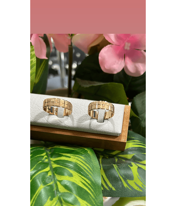 Argollas planas facet diseño cuadros 6mm cod 0212 - D