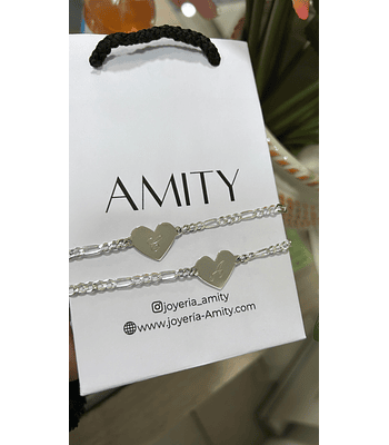 Dos pulseras corazón 