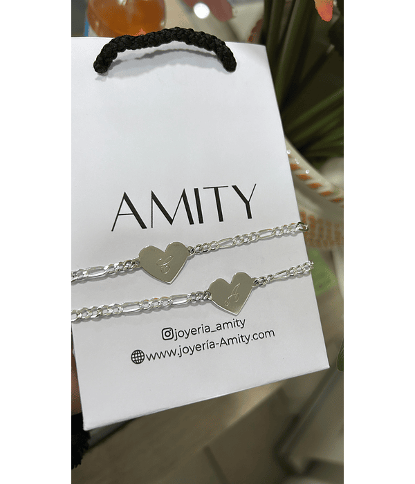 Dos pulseras corazón 
