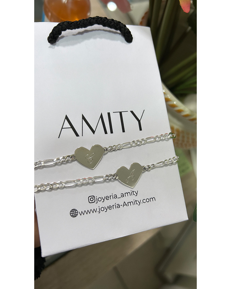 Dos pulseras corazón 