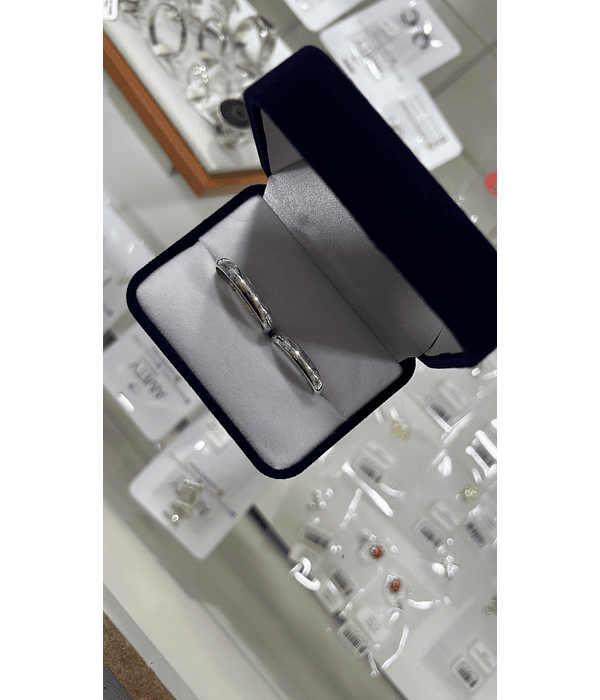 Argollas Media Caña 4mm • 4g – Plata