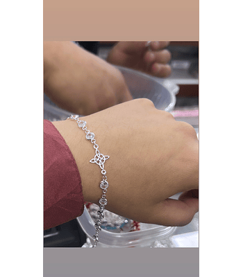 Pulsera nudo con circones 