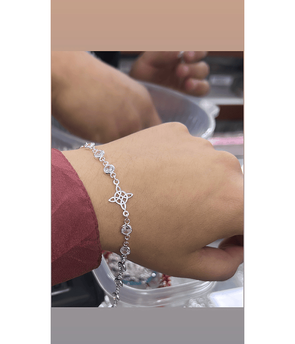 Pulsera nudo con circones 