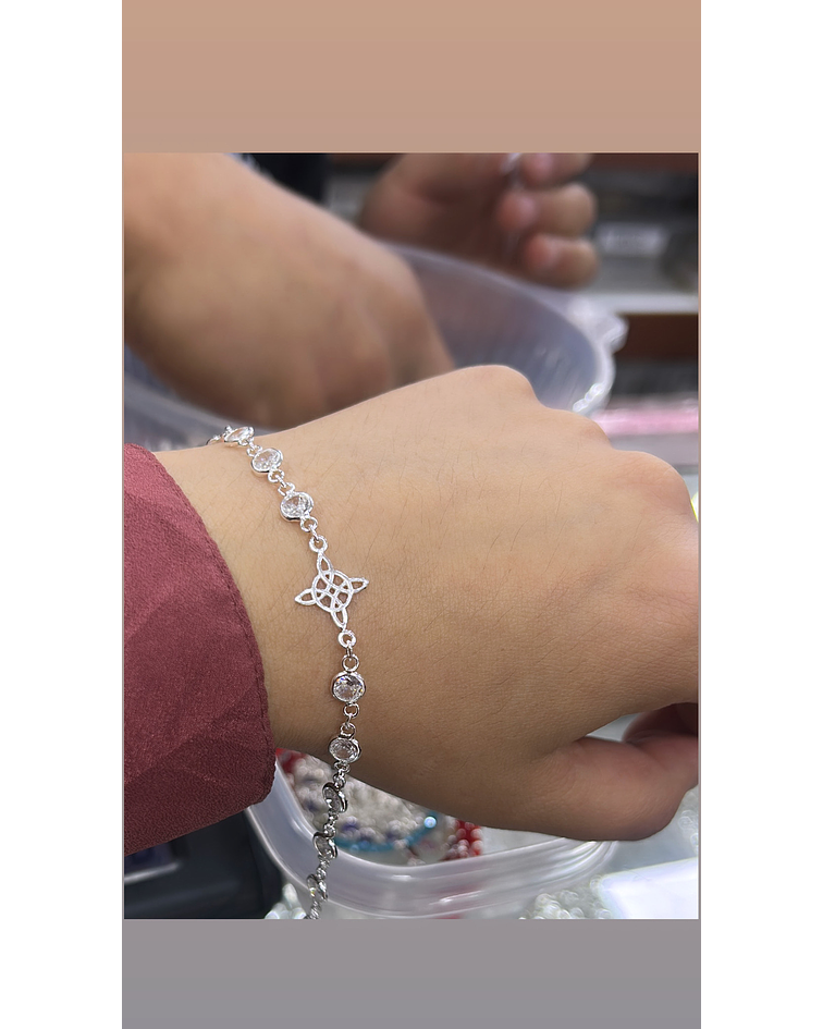 Pulsera nudo con circones 