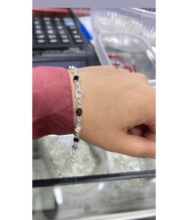 Pulsera circones blanco y negro 