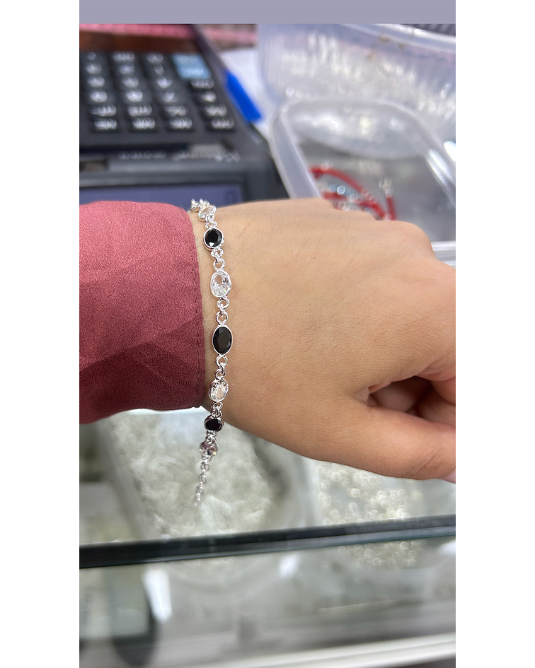 Pulsera circones blanco y negro 