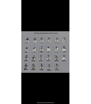 Colgante pergamino letra plata/oro 
