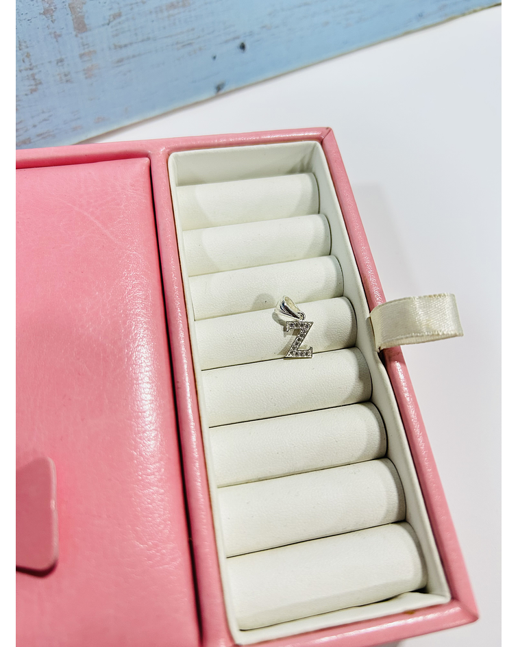 Colgante letra con circones