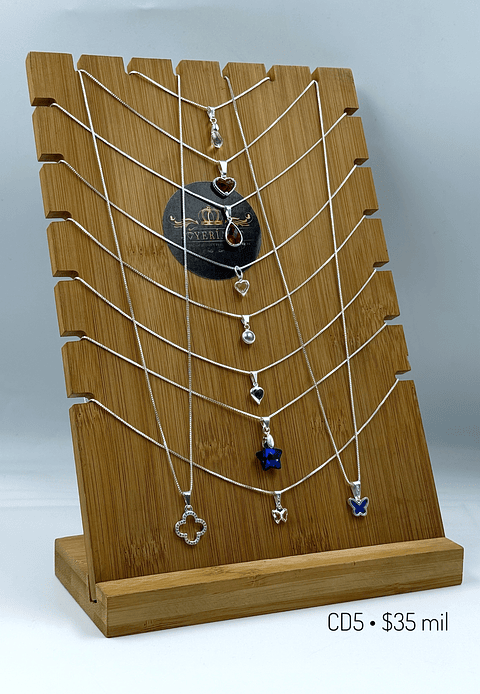 Lote CD5 • Cadenas con dije