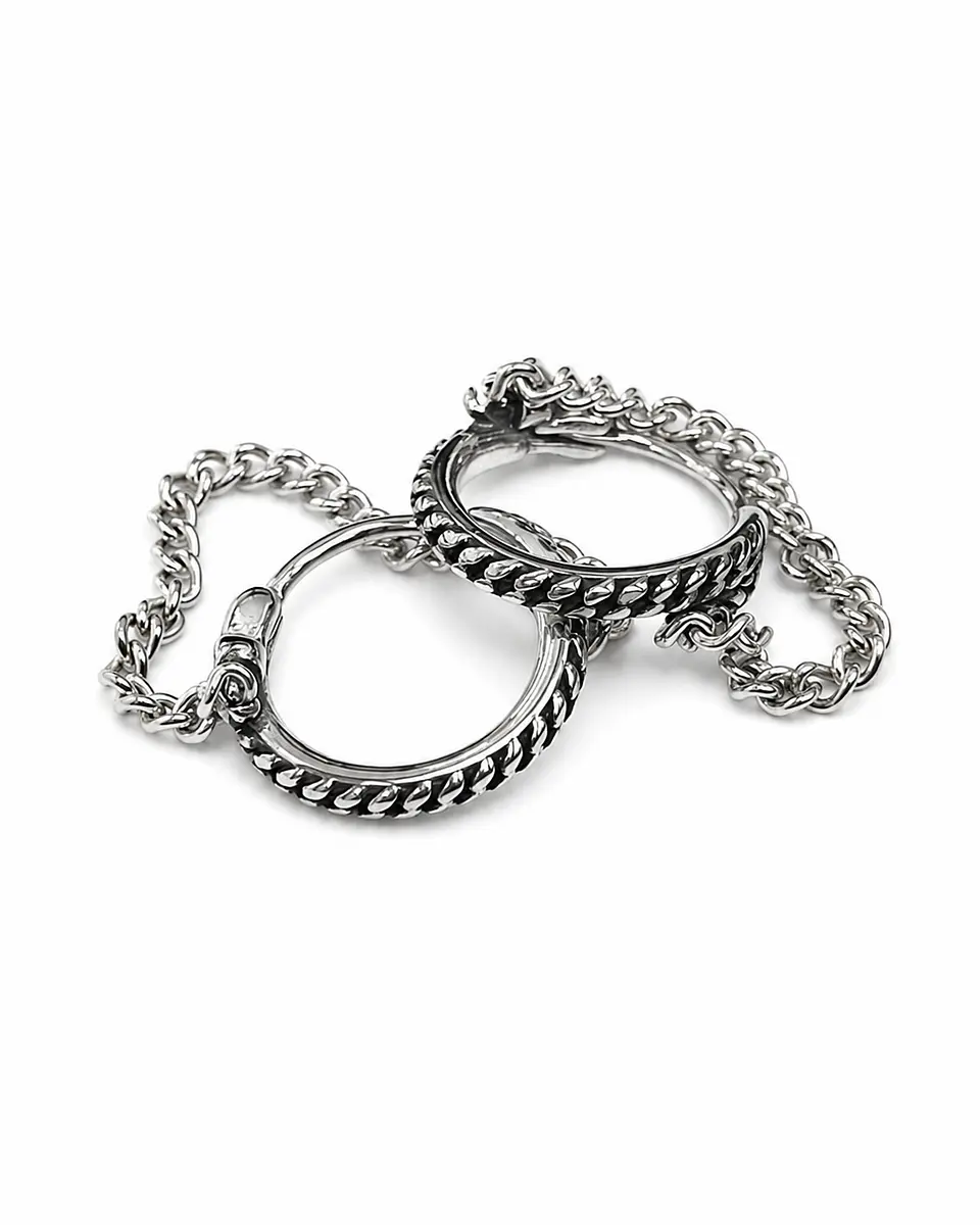 Aretes Huggie con Cadena 1