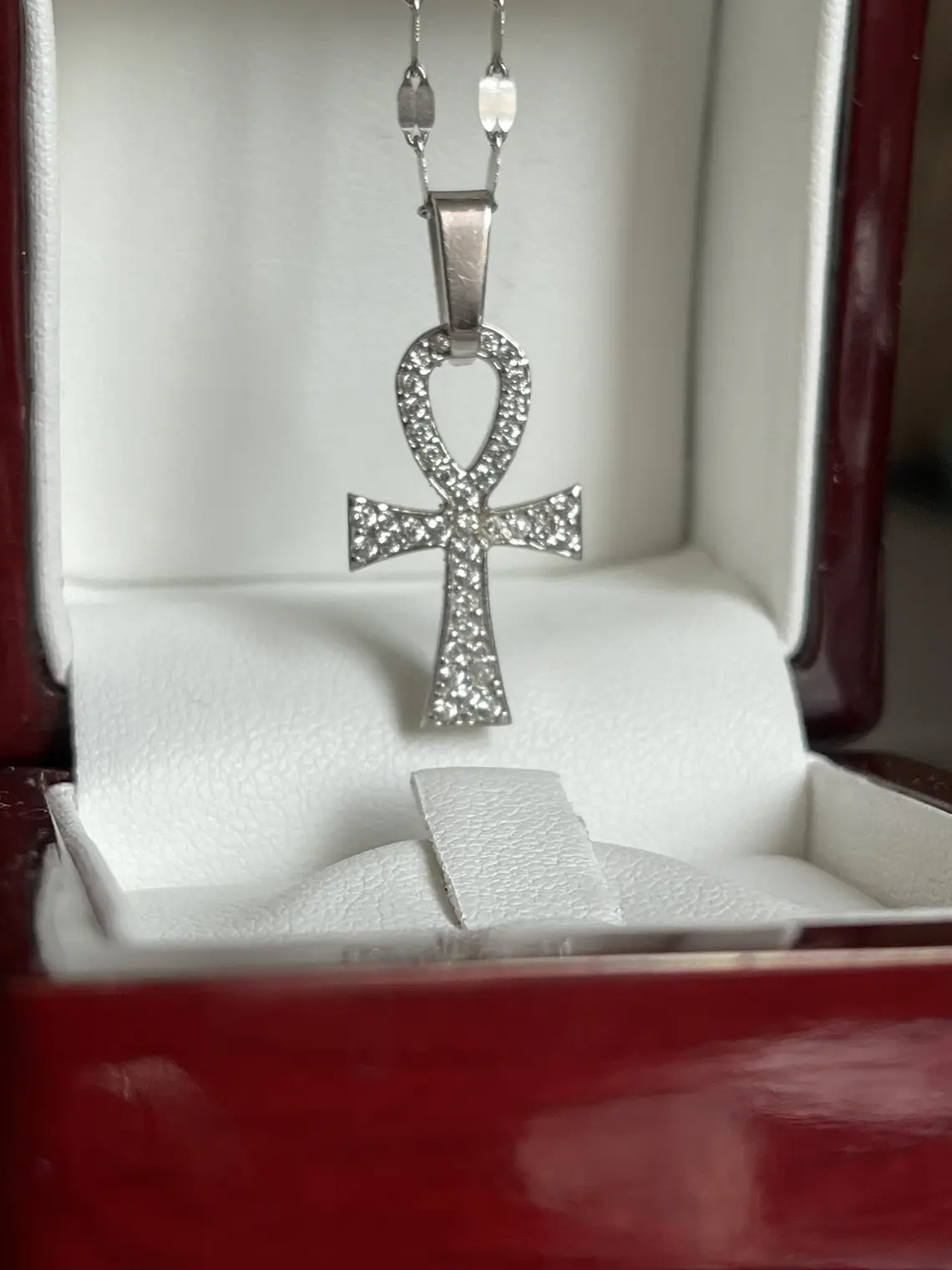 Colgante Cruz con brillantes en Oro Blanco 18K 5