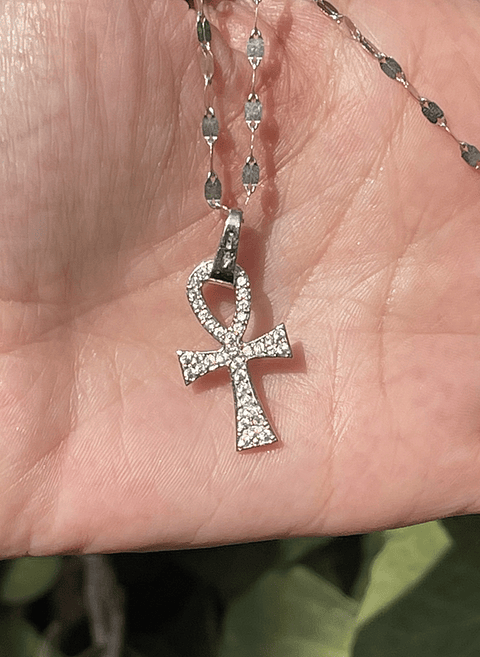 Colgante Cruz con brillantes en Oro Blanco 18K