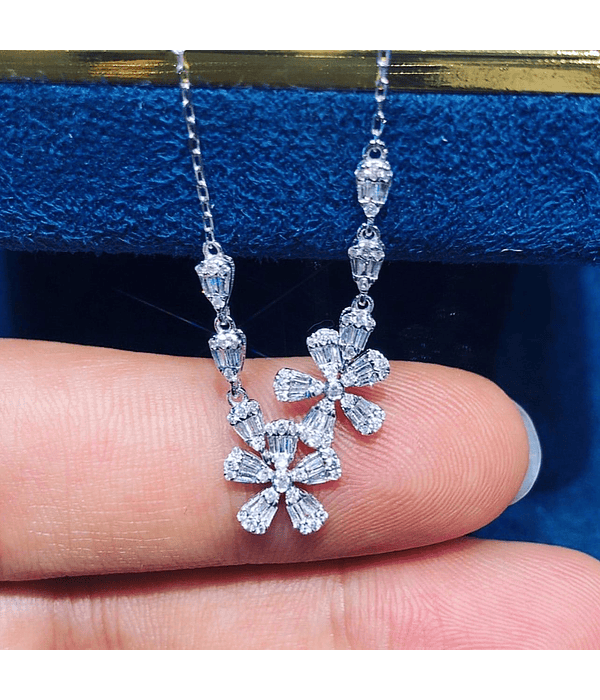 Collar Flores de Diamantes 51 Puntos Oro Blanco 18Kl