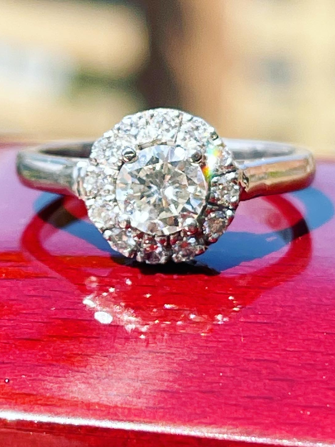 Anillo Solitario 1 Ct Halo de Brillantes Redondo Platino 2